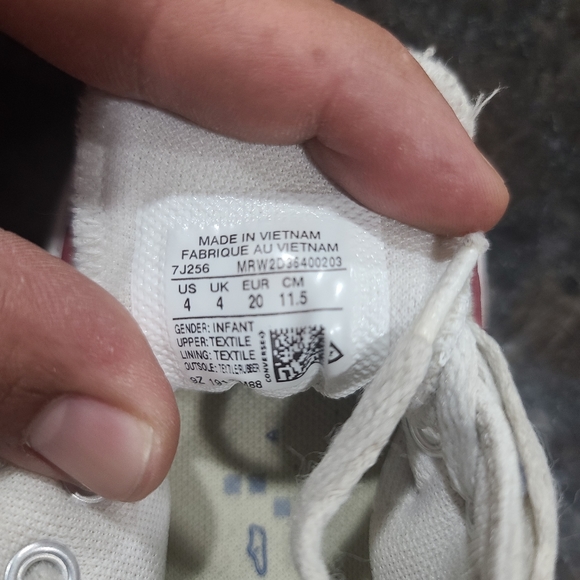 Converse - Picture 4 of 5